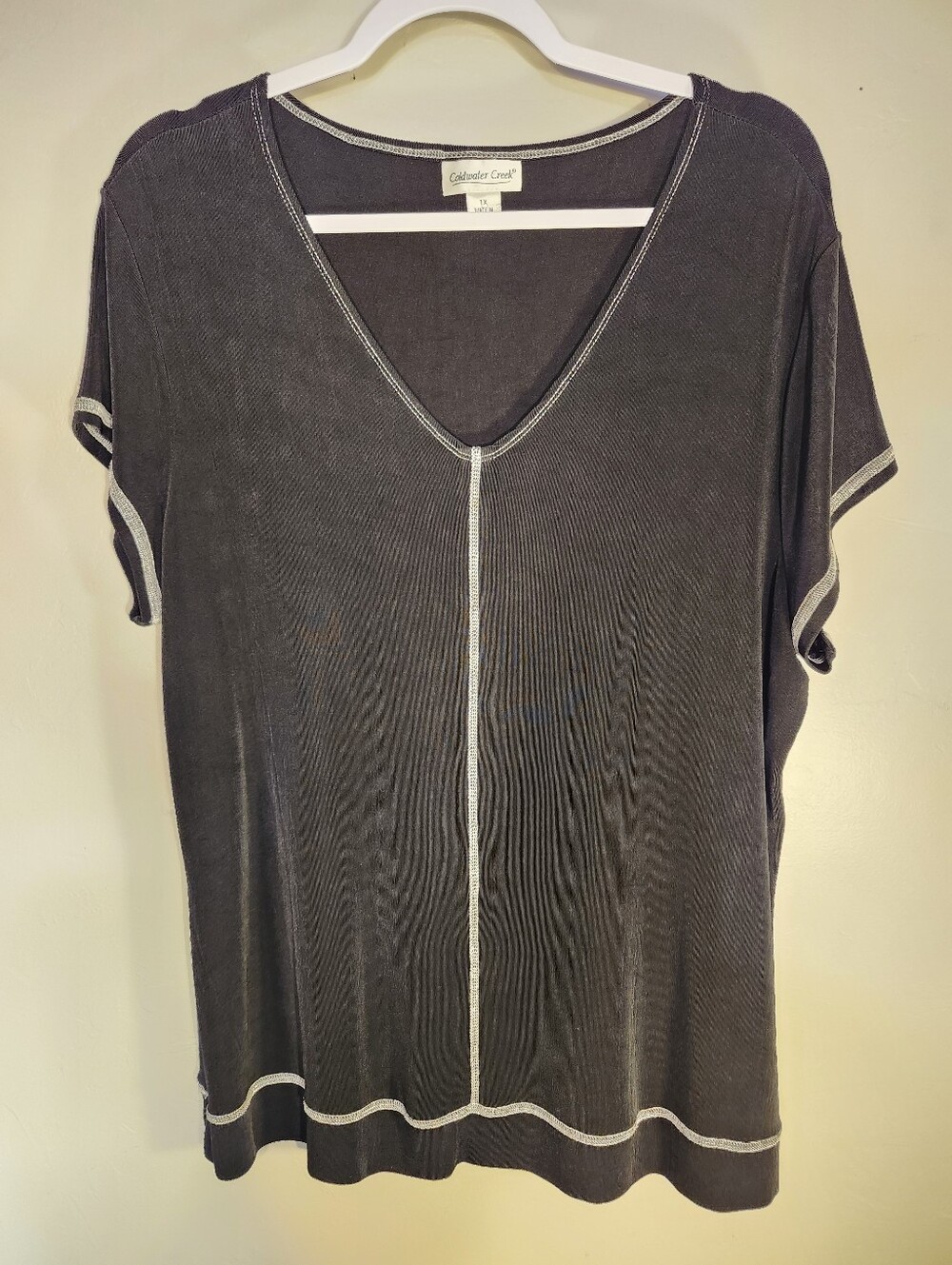 Coldwater Creek Black Short Sleeve V-Neck Top with Contrast Trim